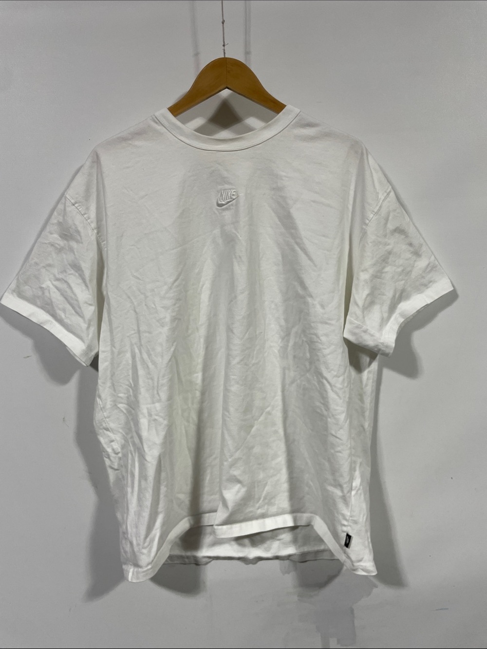 Nike White Men's Short Sleeve Crew T-Shirt with Subtle Logo